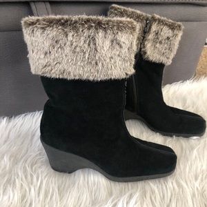 Aerosoles black leather fur lined boots, size 8.5M